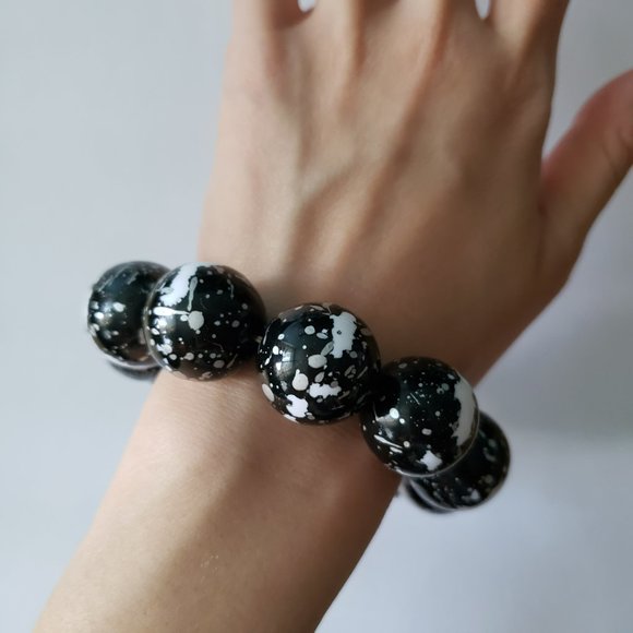 Large Splatter Paint Design Bead Bracelet - Picture 4 of 8